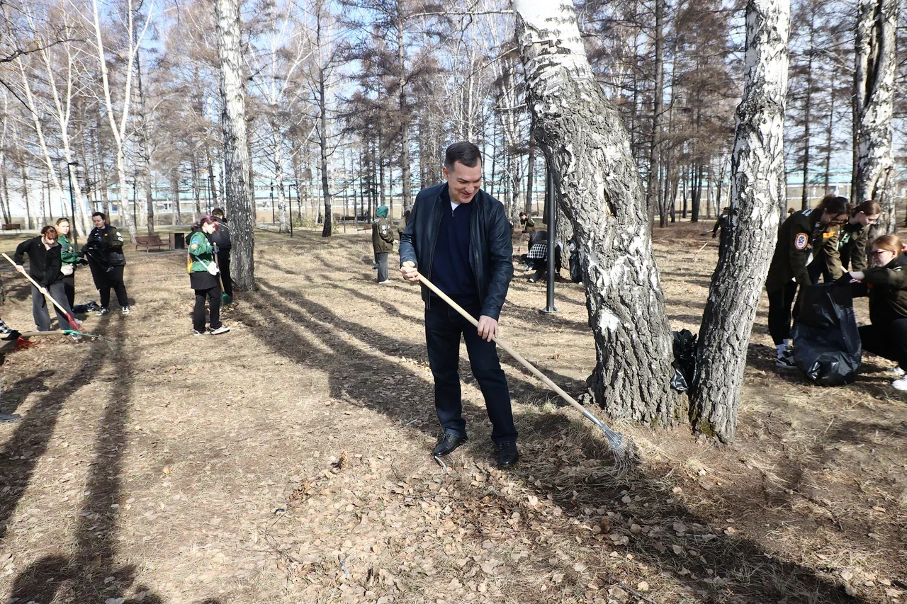 Мэр Максим Кудрявцев принял участие в общегородском субботнике