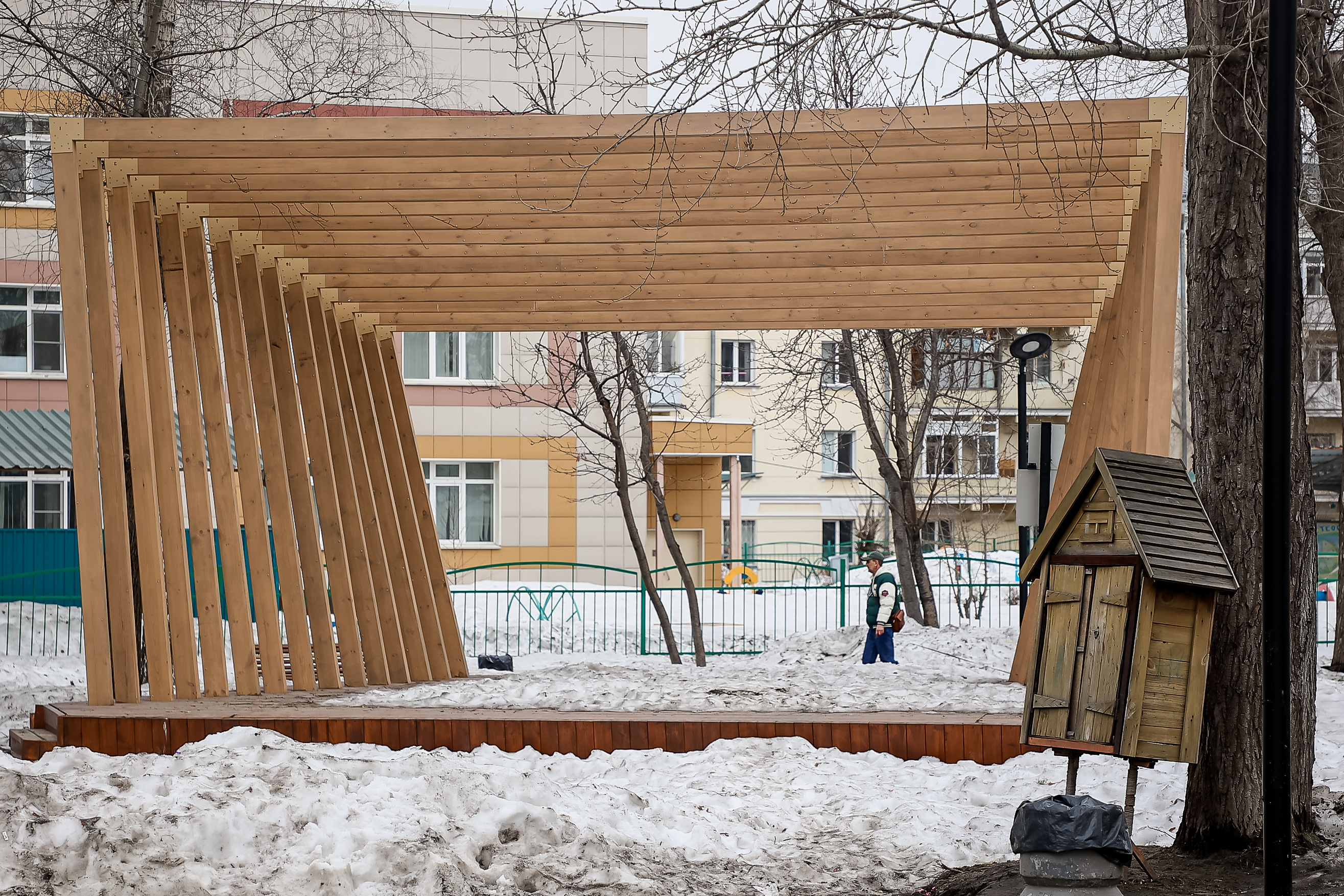 В Новосибирске восстановят разгромленный вандалами сквер Калинина