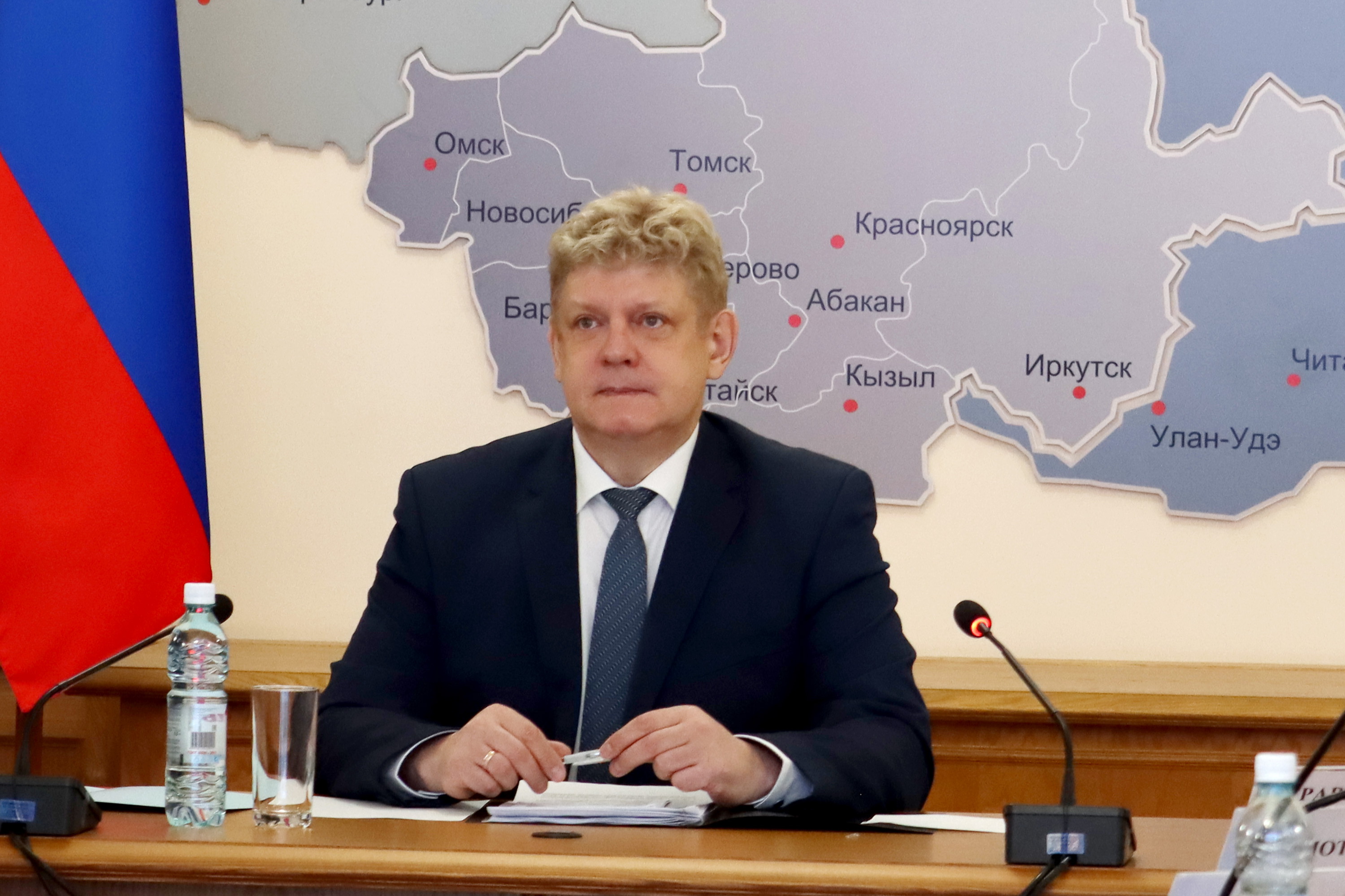 В Сибири снизился объём сомнительных операций со счетами подростков