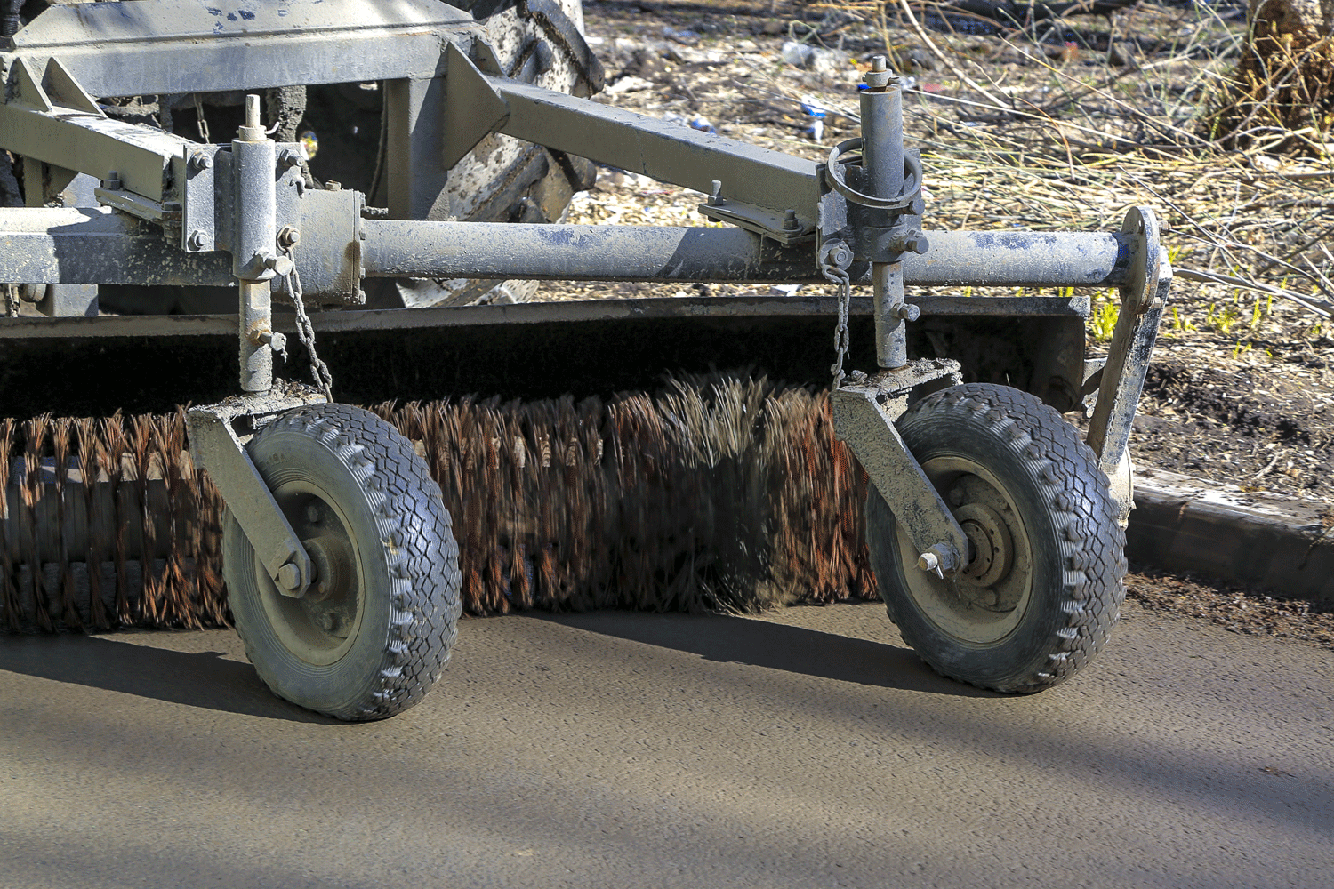 300 тонн грязи собрали с трёх улиц в левобережье Новосибирска
