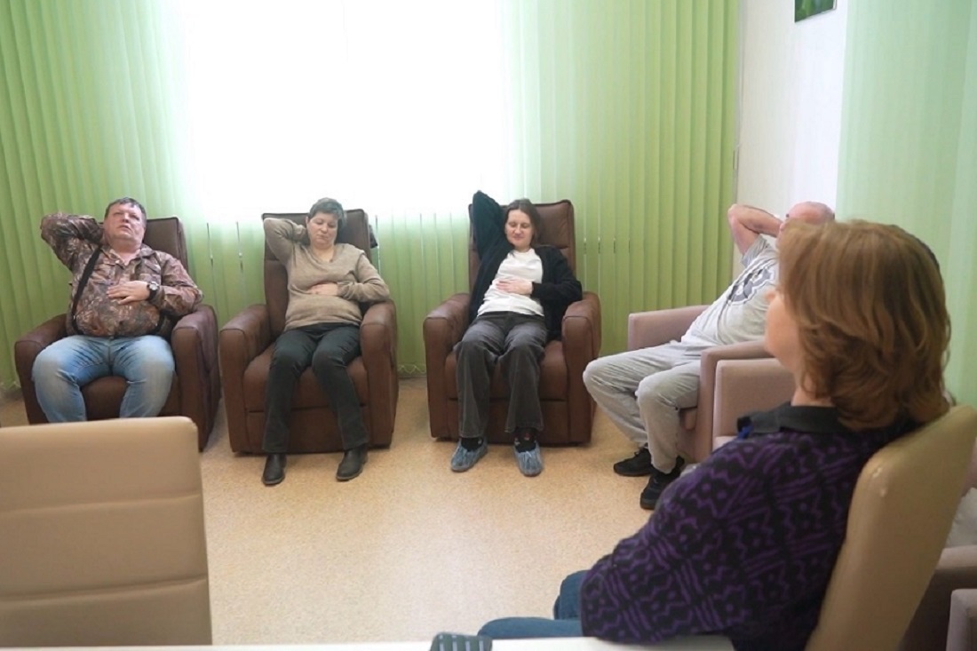 Шесть упражнений для снятия тревоги показали бойцам СВО в Новосибирске