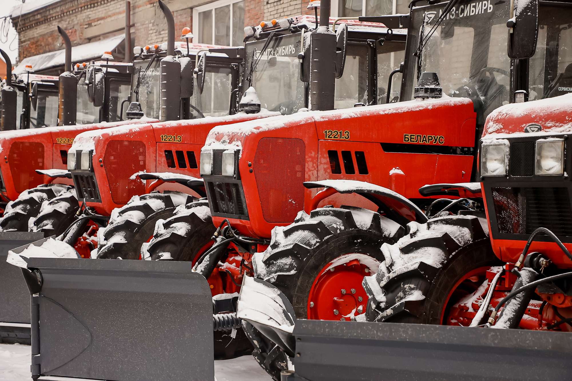 Мэр Кудрявцев: 1800 самосвалов снега вывезли с улиц Новосибирска за сутки