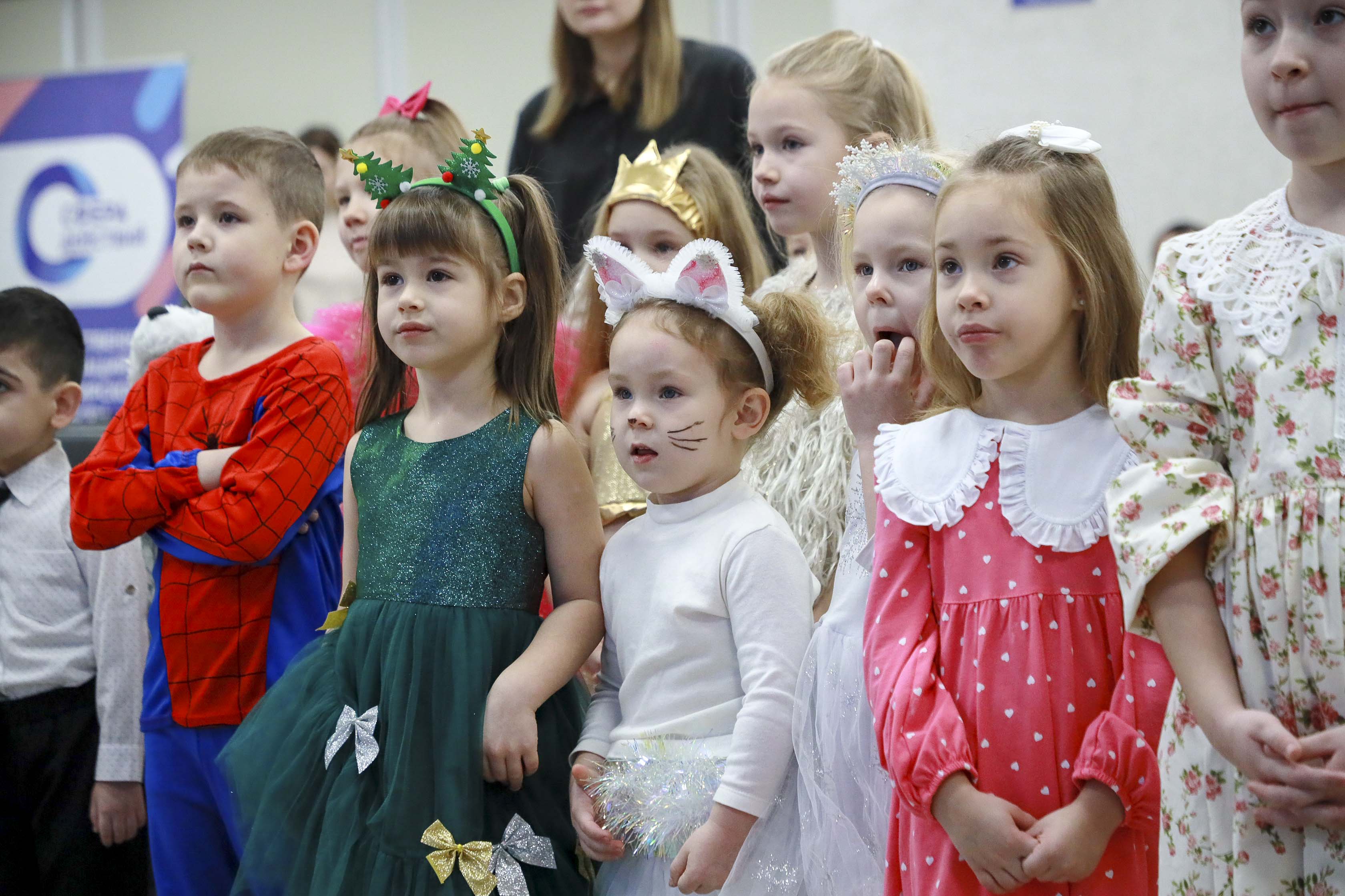 Новогодние мечты 58 детей с ОВЗ исполнили новосибирские бизнесмены