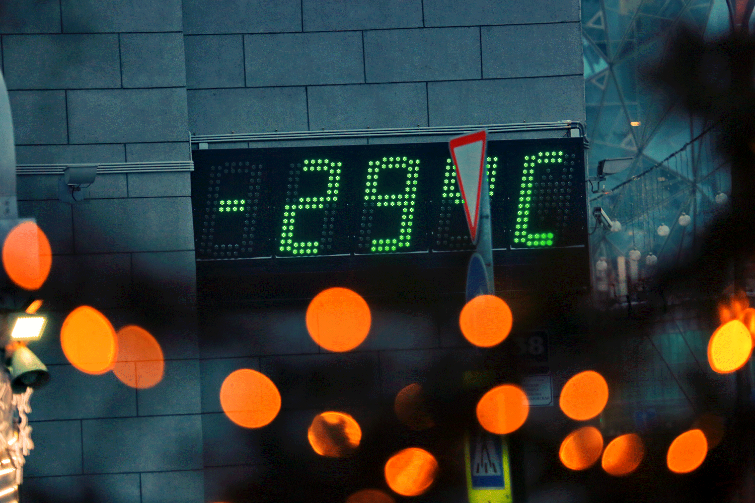 Мэр Кудрявцев напомнил правила посещения школ и детсадов в период холодов