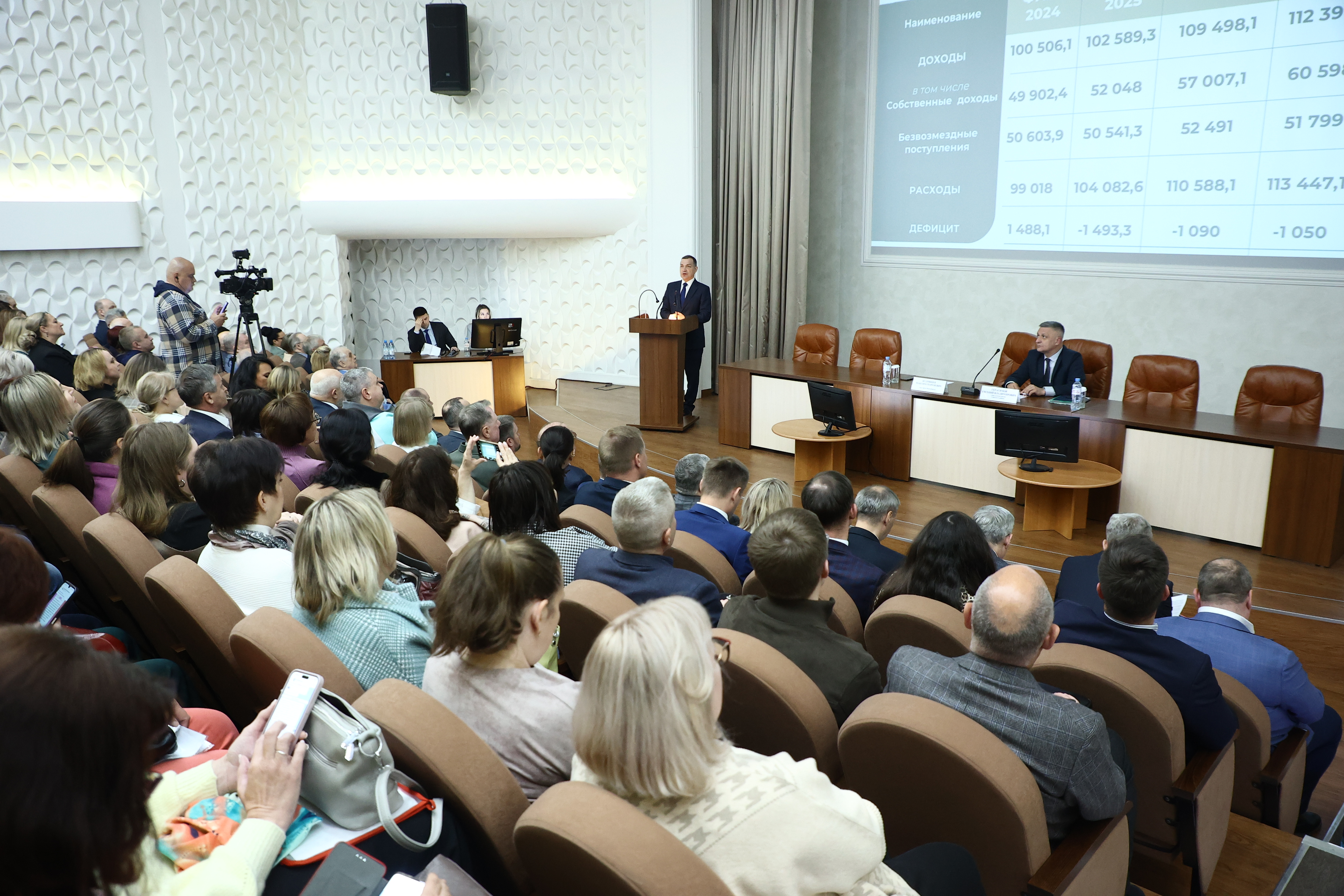 Развитие Советского района обсудили его жители с мэром Новосибирска