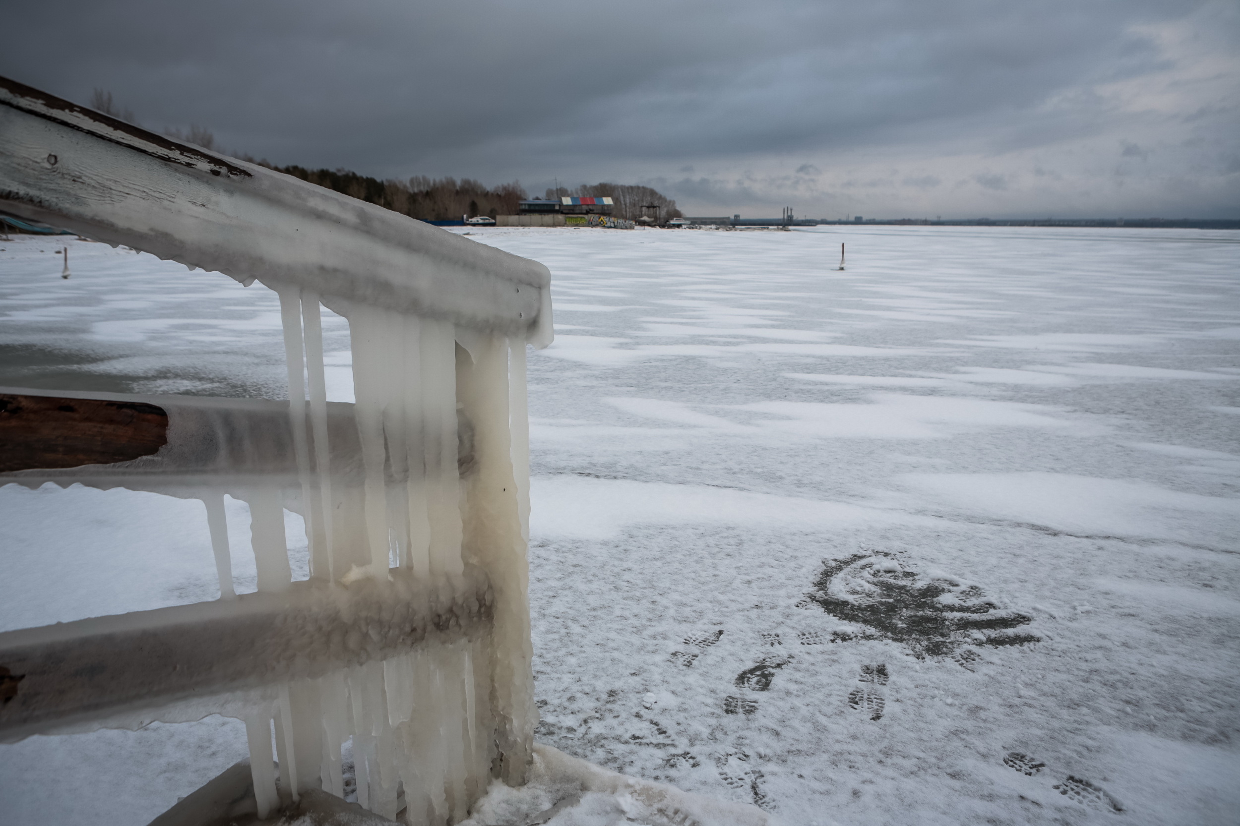 Первую ледовую переправу по Обскому морю откроют 25 декабря