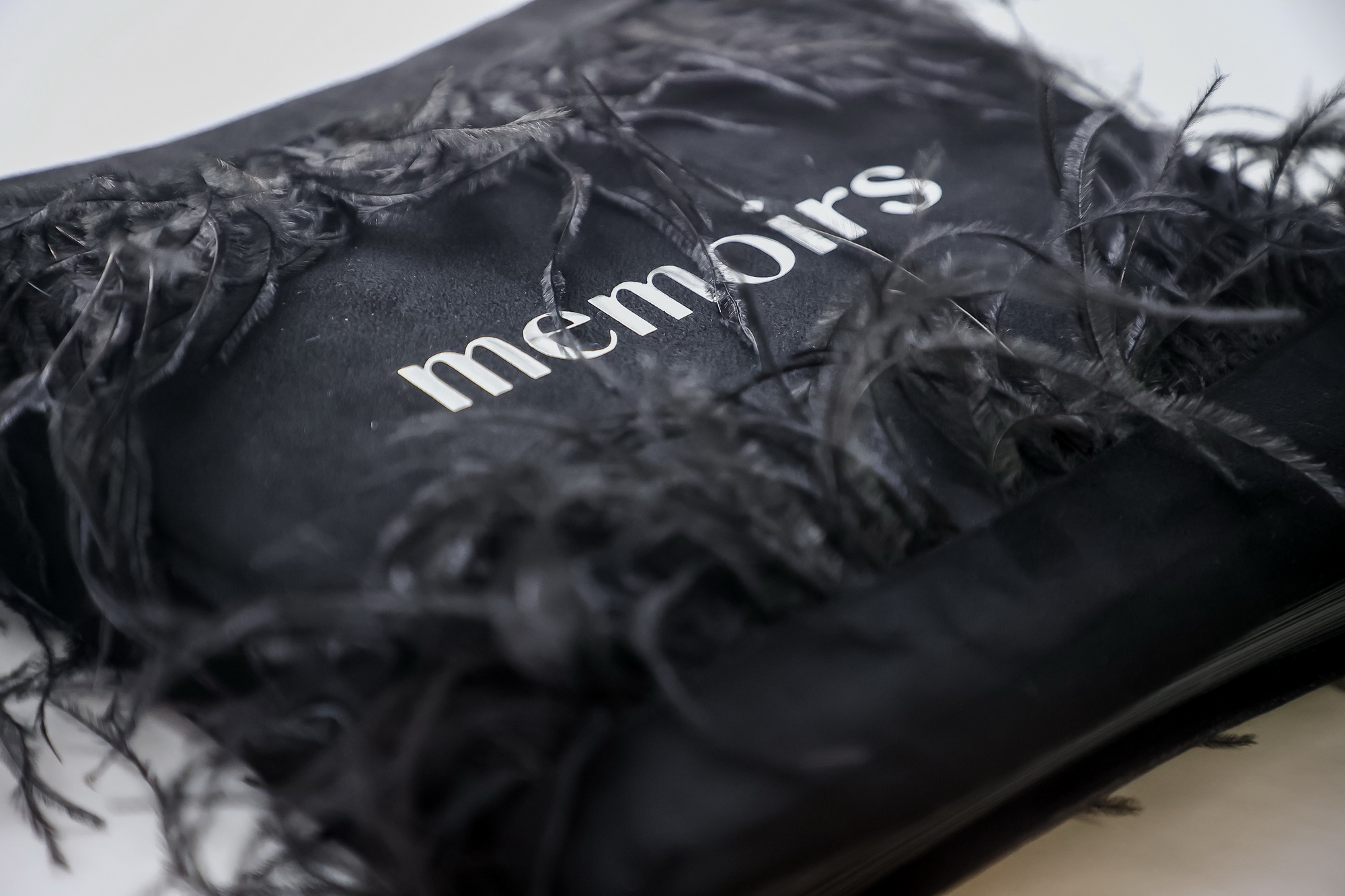 Остановить время: мастер из Новосибирска создаёт удивительные фотоальбомы