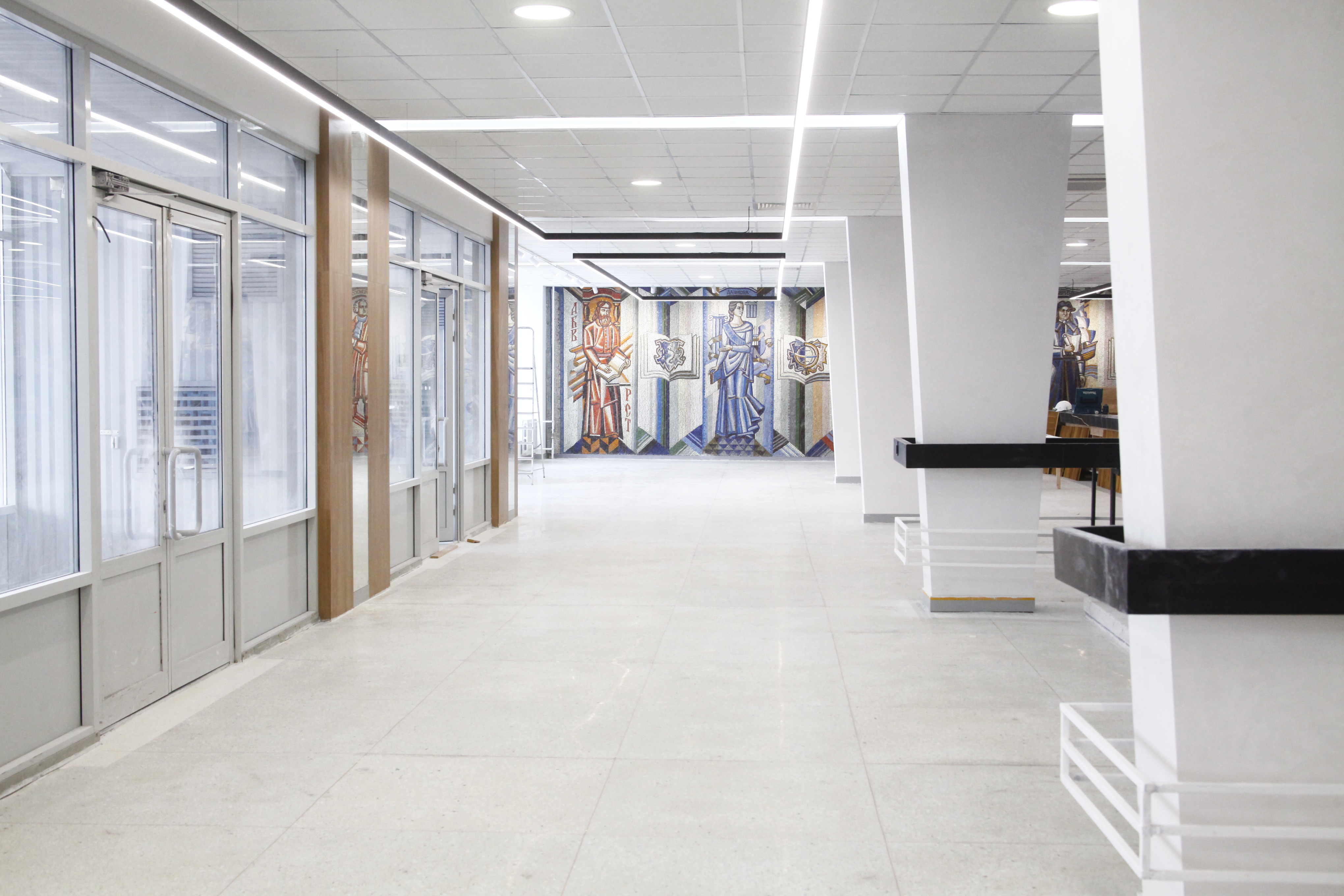 Если вы пропустили: неоновая весна, альпака-кафе и мозаики ГПНТБ