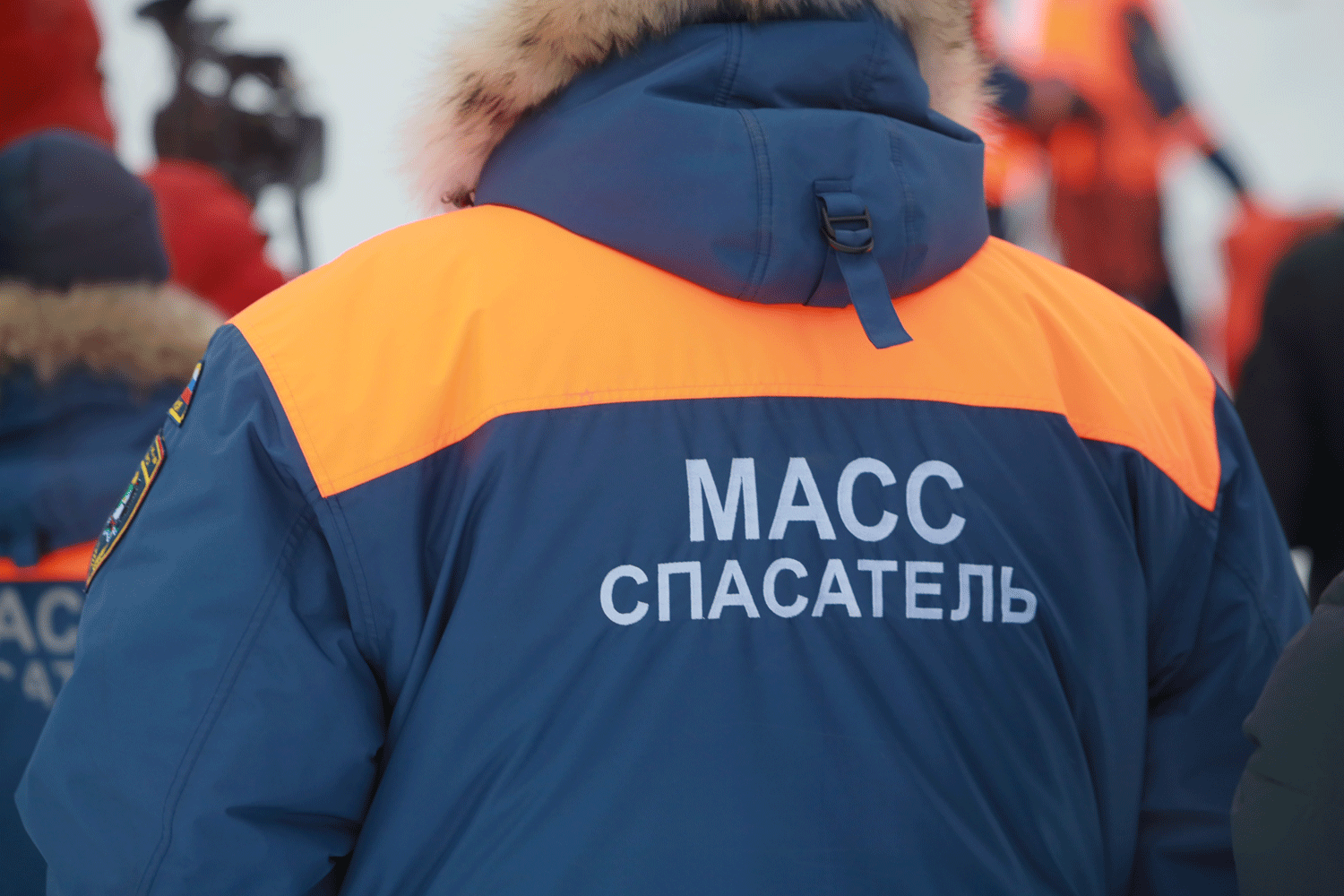 «Ужасная картина»: новосибирцы с колясками гуляют по льду Оби