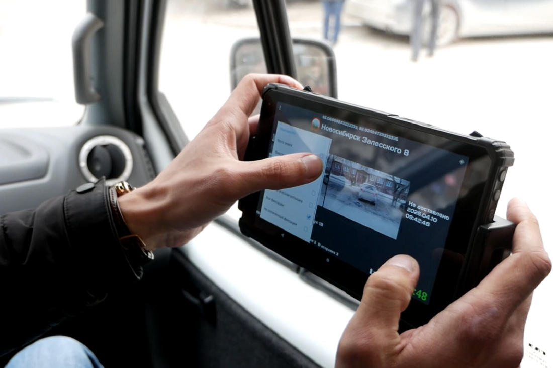 «ПаркНет» выгоняет автохамов с оттаявших газонов в Новосибирске