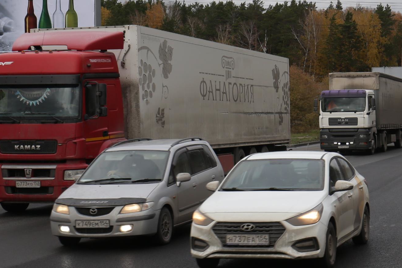 Проезд большегрузов ограничат на время паводка в Новосибирской области