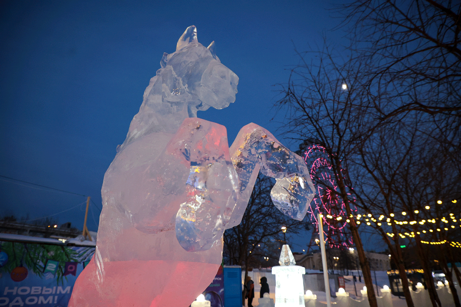 Ледовый городок закрыли на Михайловской набережной в Новосибирске