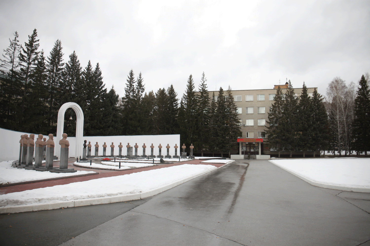 Для новосибирского военного училища строят две пятиэтажные казармы