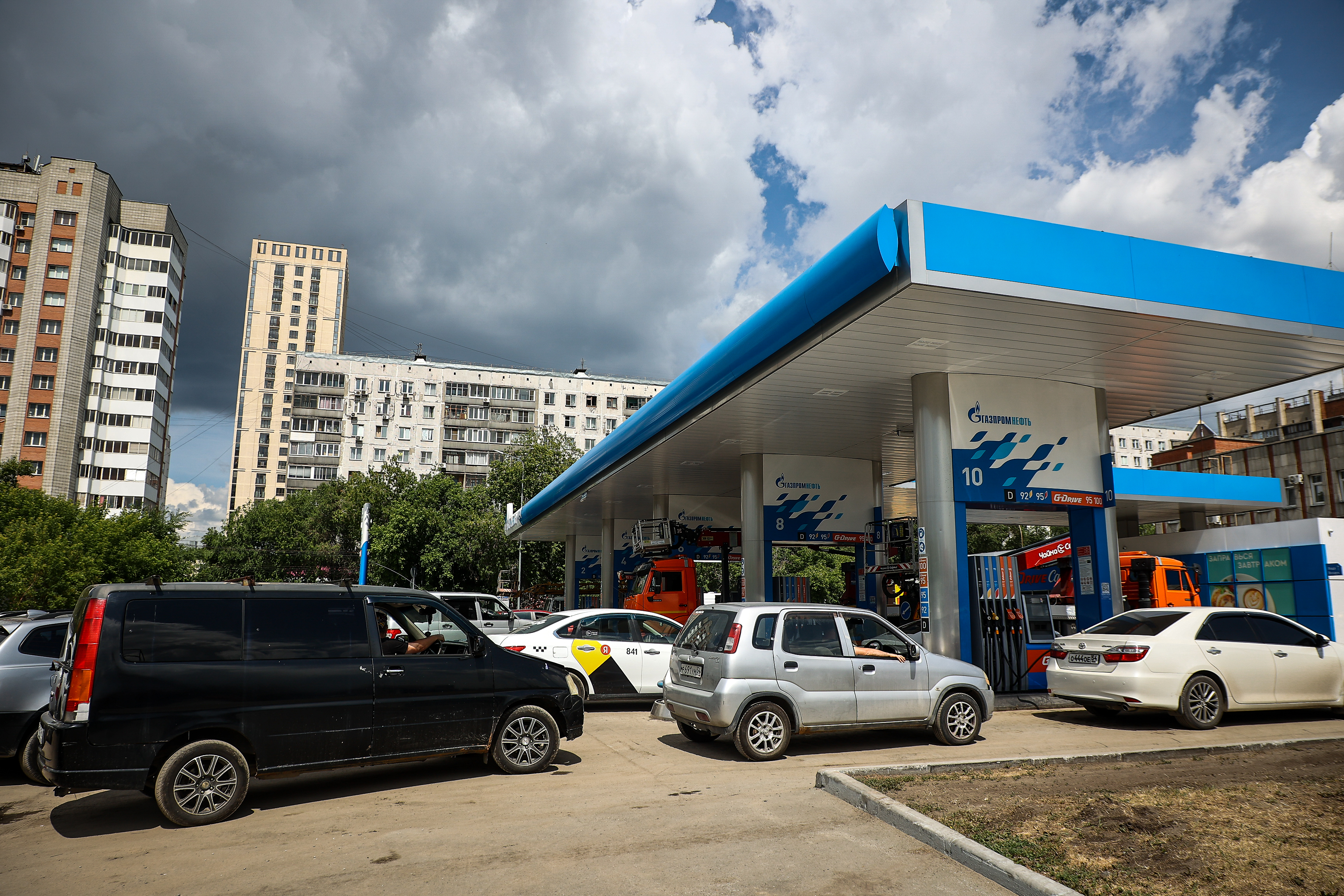 Бензин подорожал на 7% по итогам июня в Новосибирской области