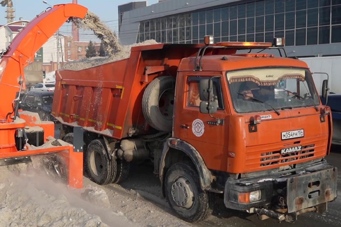 Усилить уборку снега в Новосибирске поручил мэр Кудрявцев