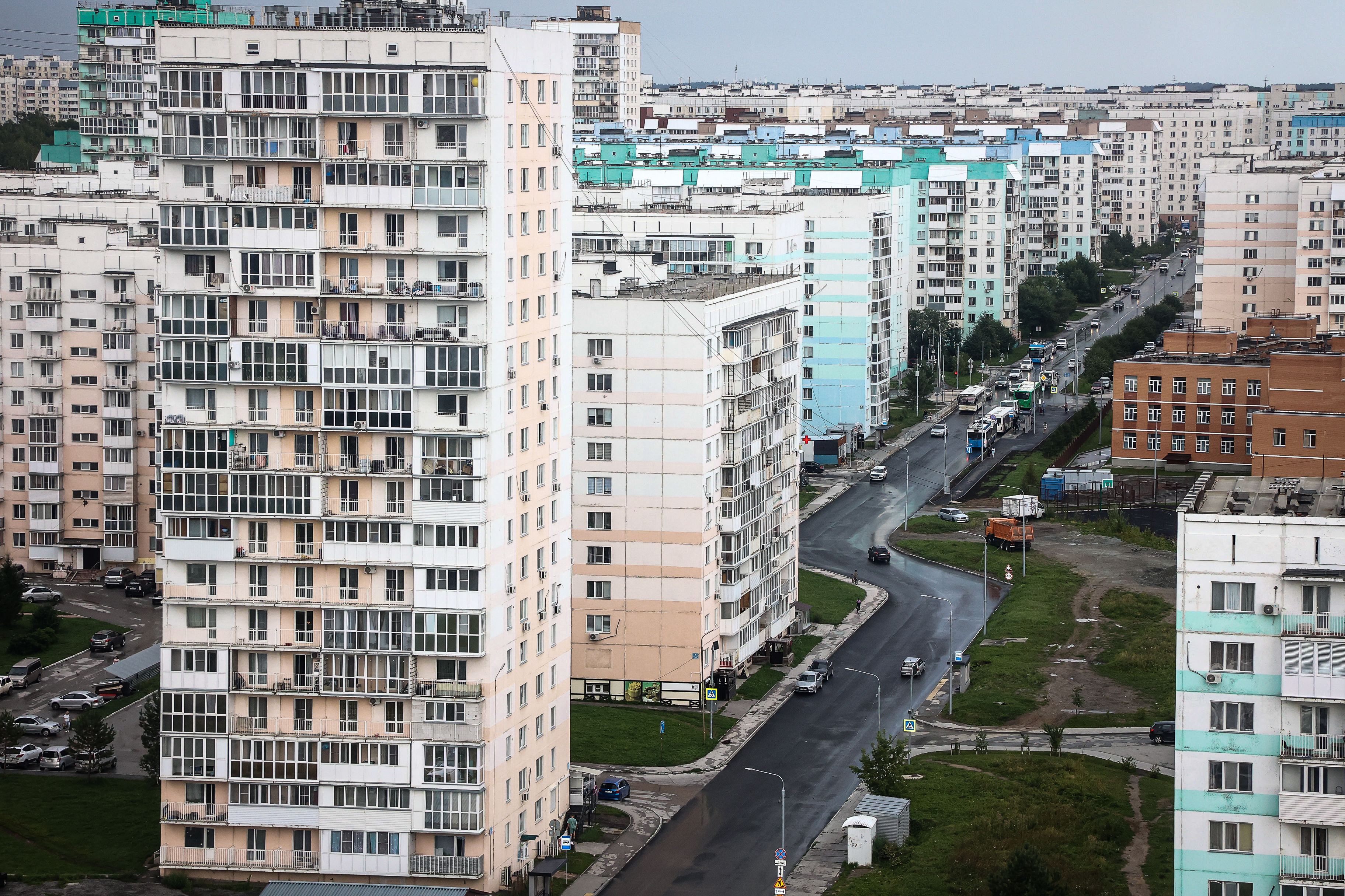 59 фонарей установили на улицах Виталия Потылицына и Татьяны Снежиной