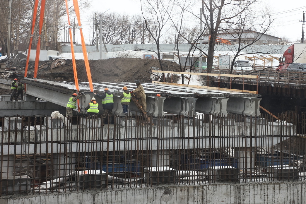 Мост через Иню в селе Плотниково под Новосибирском снова отремонтируют 