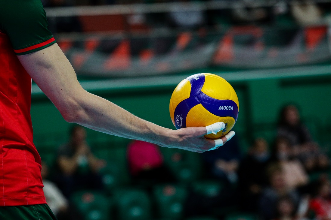 Мэр Кудрявцев: волейболисты подарили надежду больным детям в Новосибирске