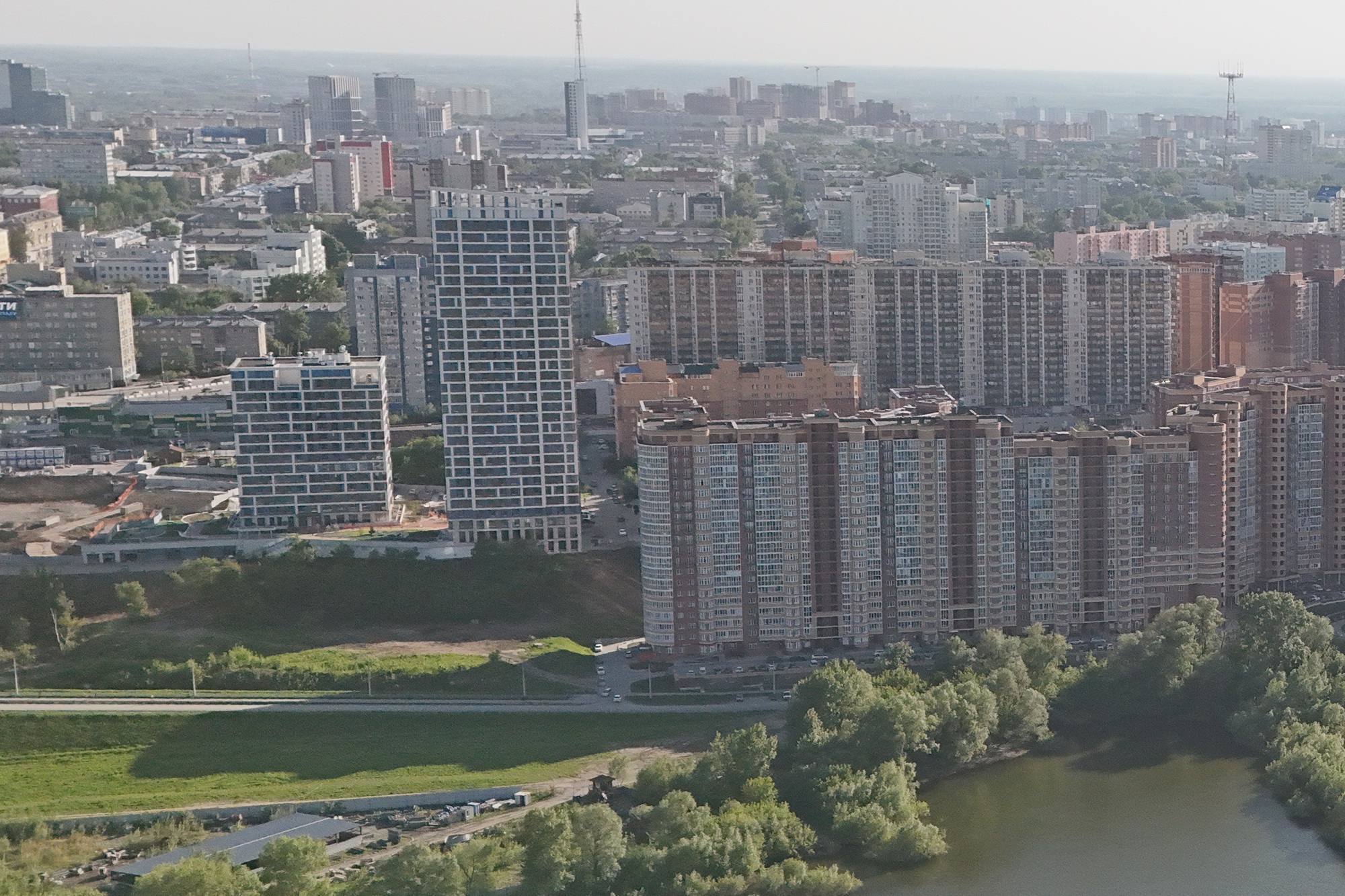 Высотку с площадкой для сдачи ГТО построят возле дамбы Октябрьского моста