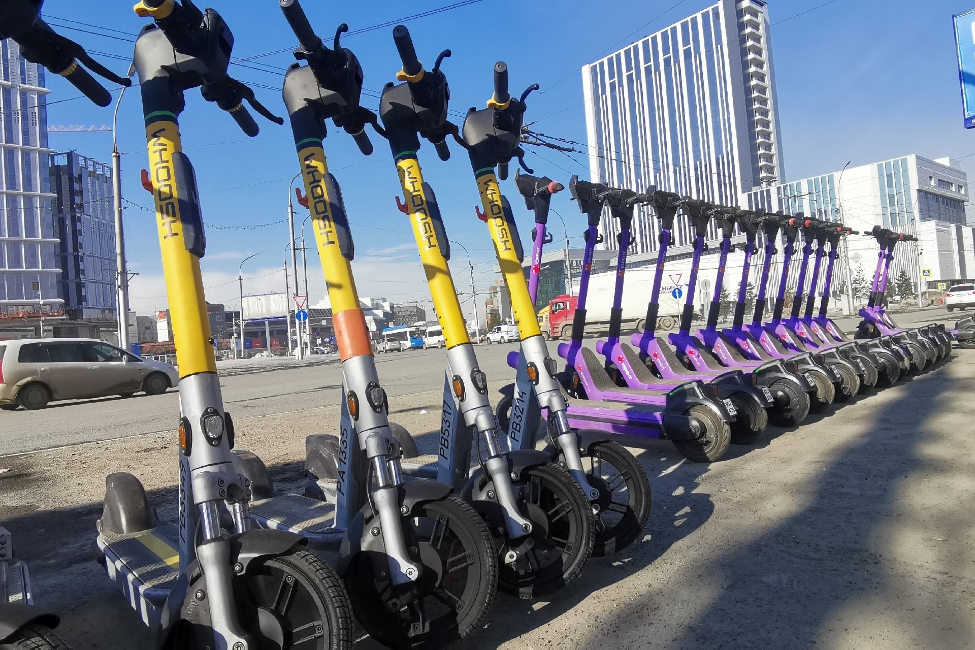 Электросамокаты на новосибирских улицах выставили все три оператора