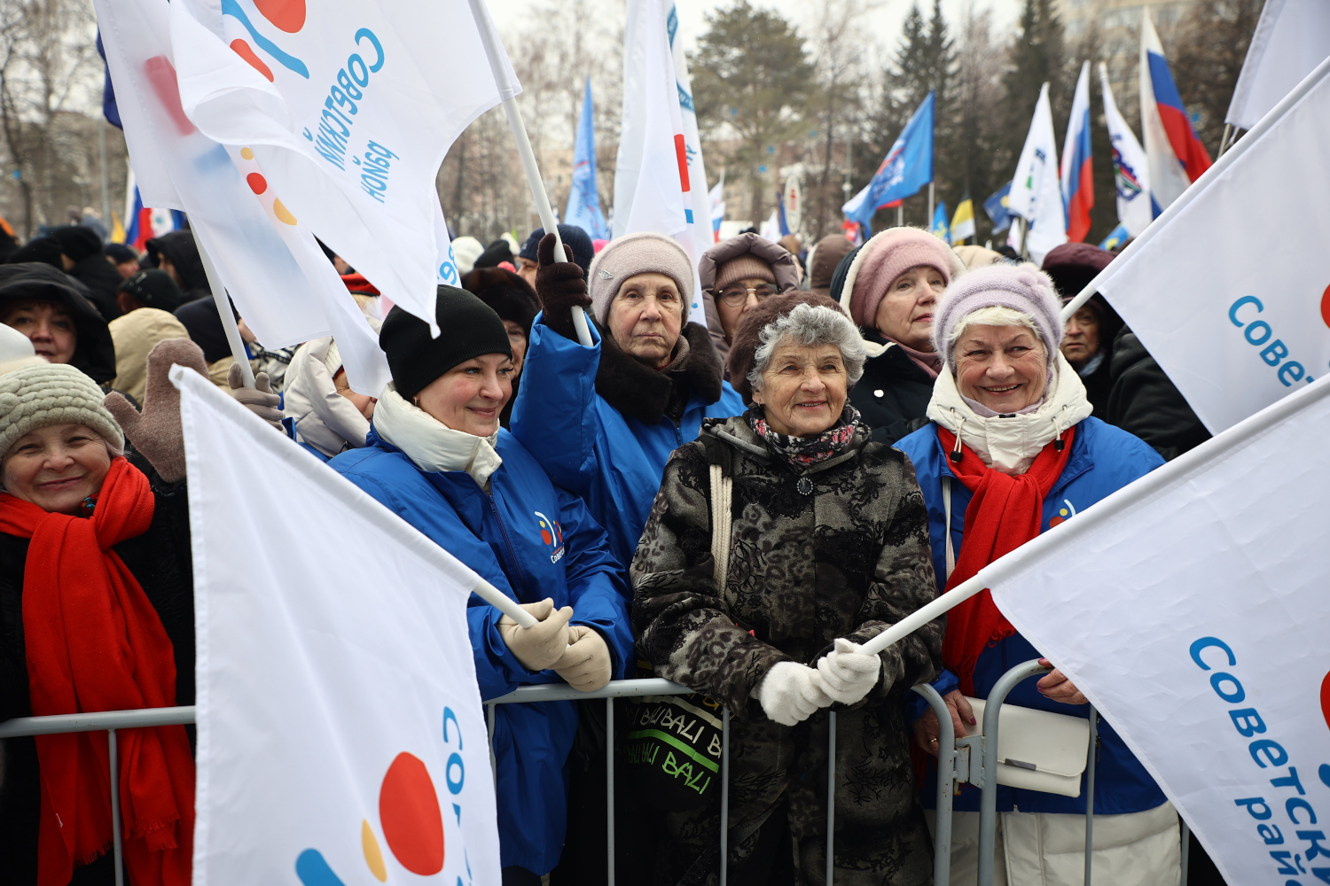 Новосибирцы на митинге-концерте отметили воссоединение Крыма с Россией