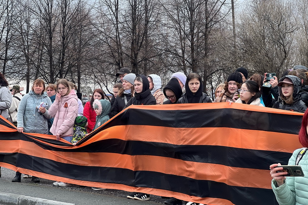 Во дворах Новосибирска хором споют «Катюшу»: адреса акции