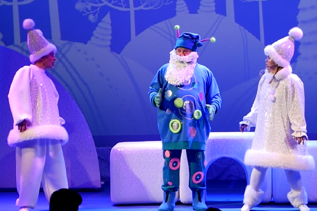 Космодедмороз прилетает на Землю в новогоднем спектакле театра кукол