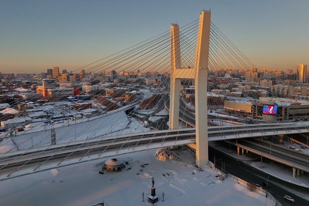 Четвёртый мост должны открыть до Нового года — губернатор Травников