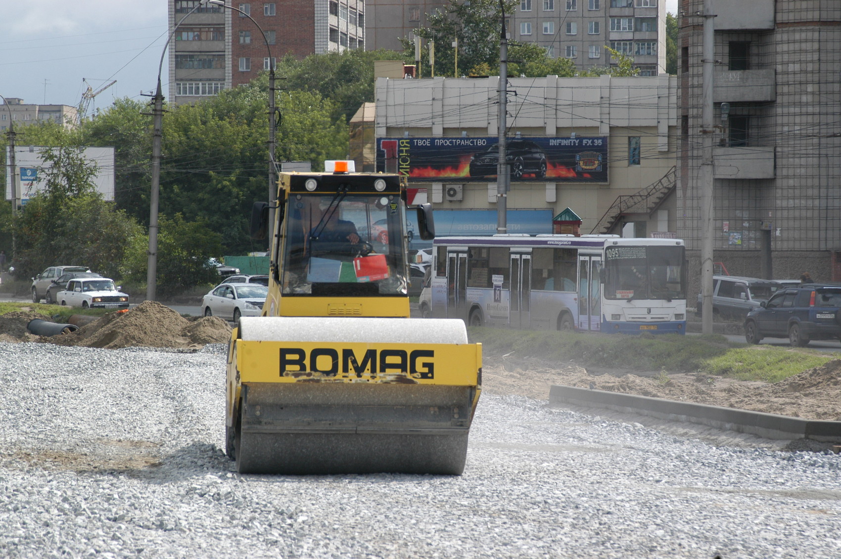Свыше 300 000 квадратных метров дорог в Новосибирске обновит группа «ВИС»