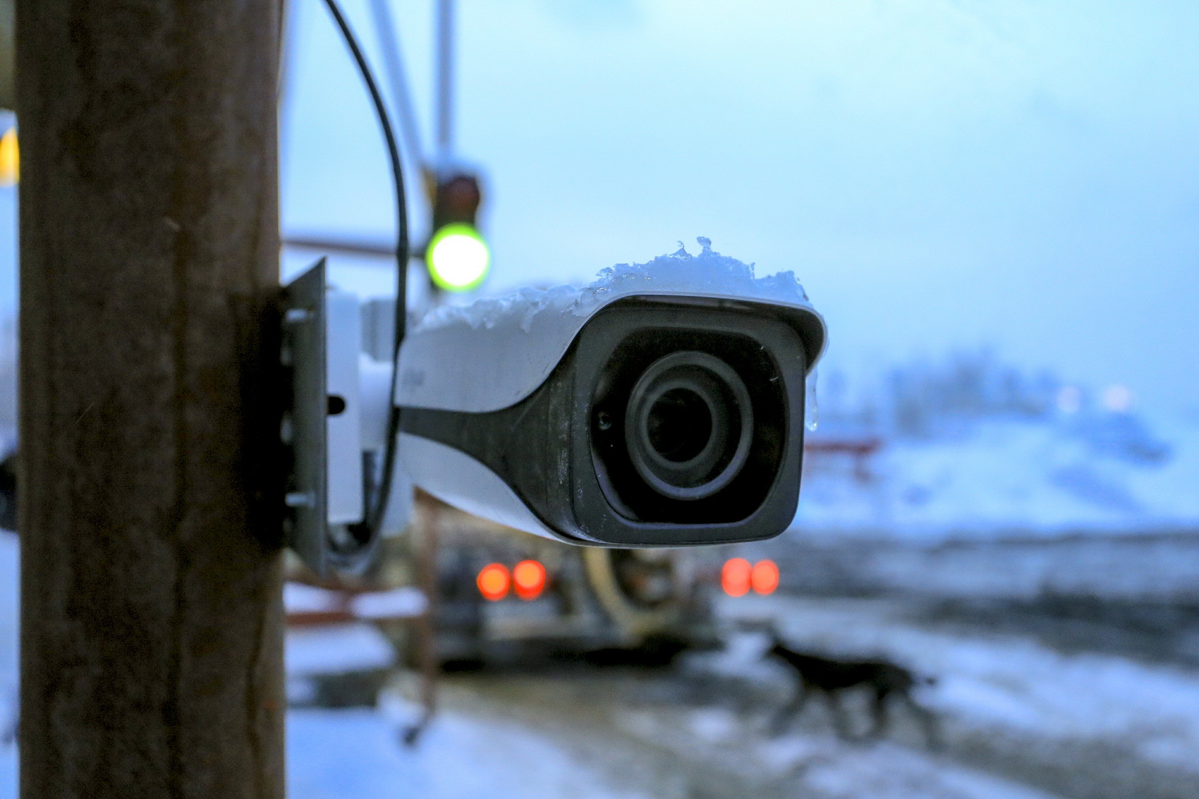 Мэр Кудрявцев предложил повесить видеокамеры на нелегальных снегоотвалах