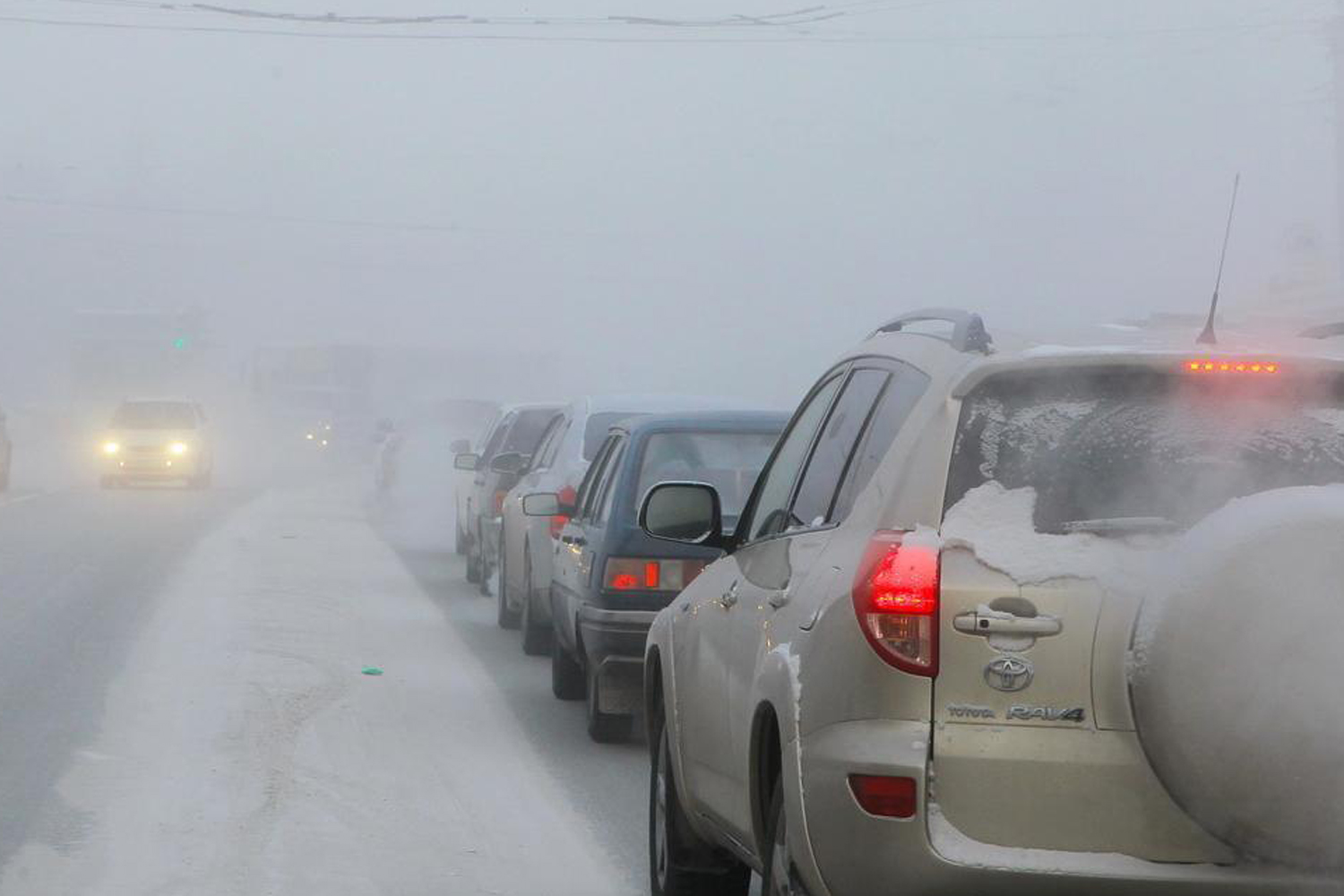 Новосибирских водителей просят отказаться от поездок из-за плохой погоды