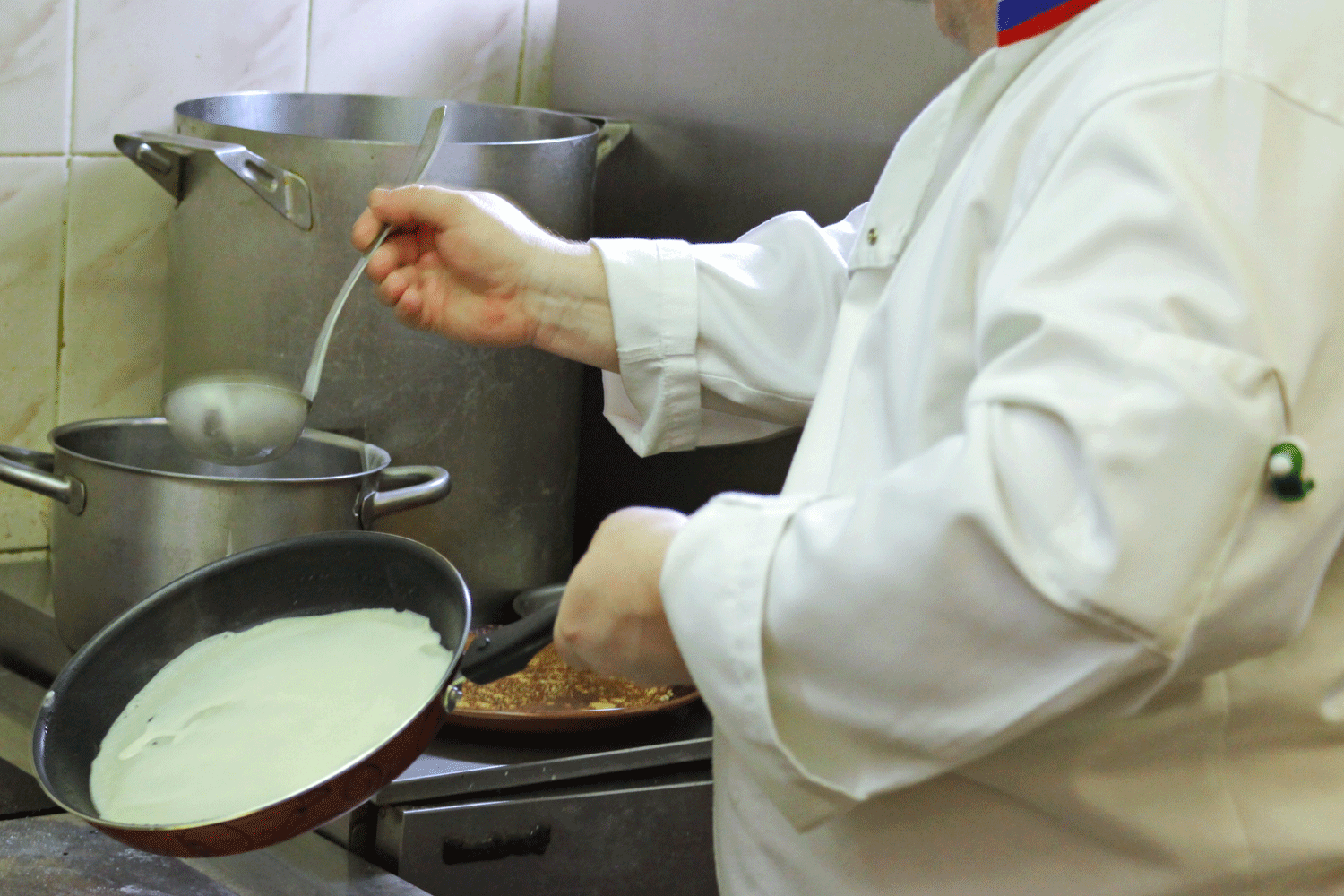 Новосибирцам советуют жарить блины на маслах авокадо и гхи