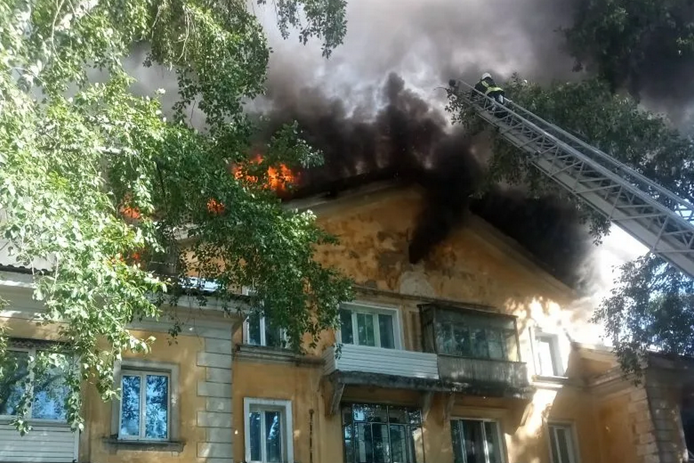 Судьбу повреждённого взрывом дома на Народной решат в течение трёх дней