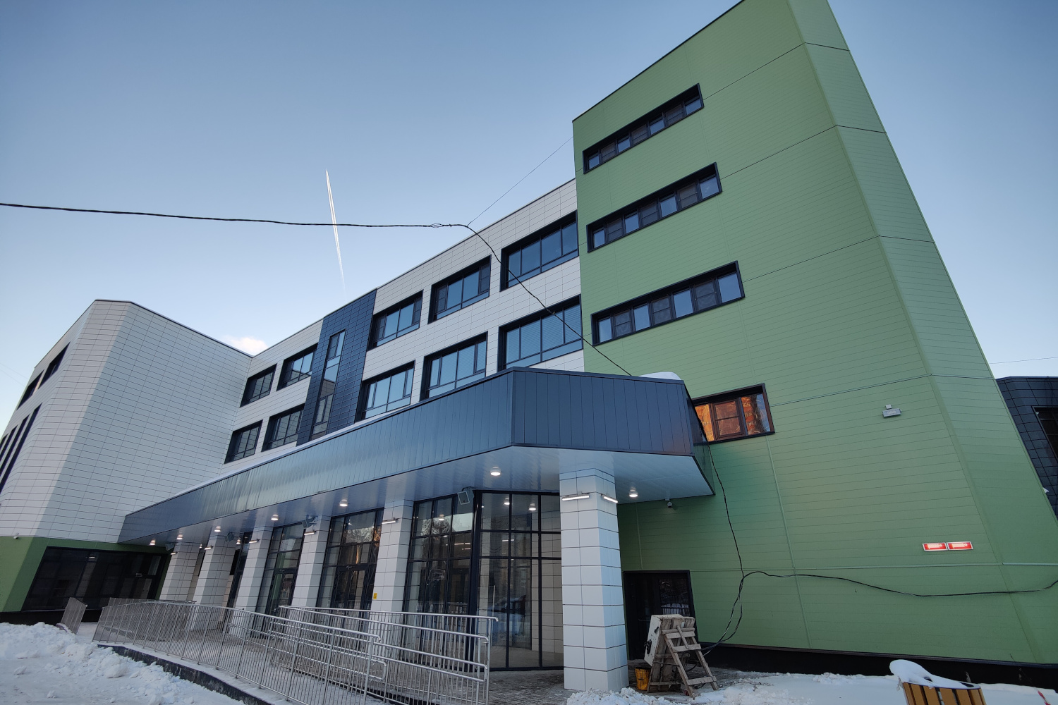 Стройнадзор проверил новый корпус экономического лицея в Новосибирске