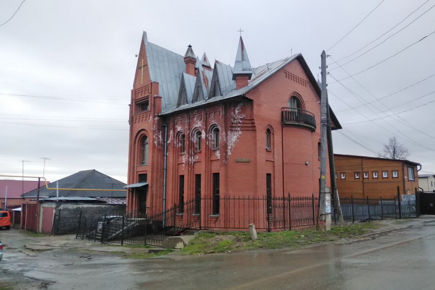 В Новосибирске за 50 млн продают бывшее здание пресвитерианской церкви