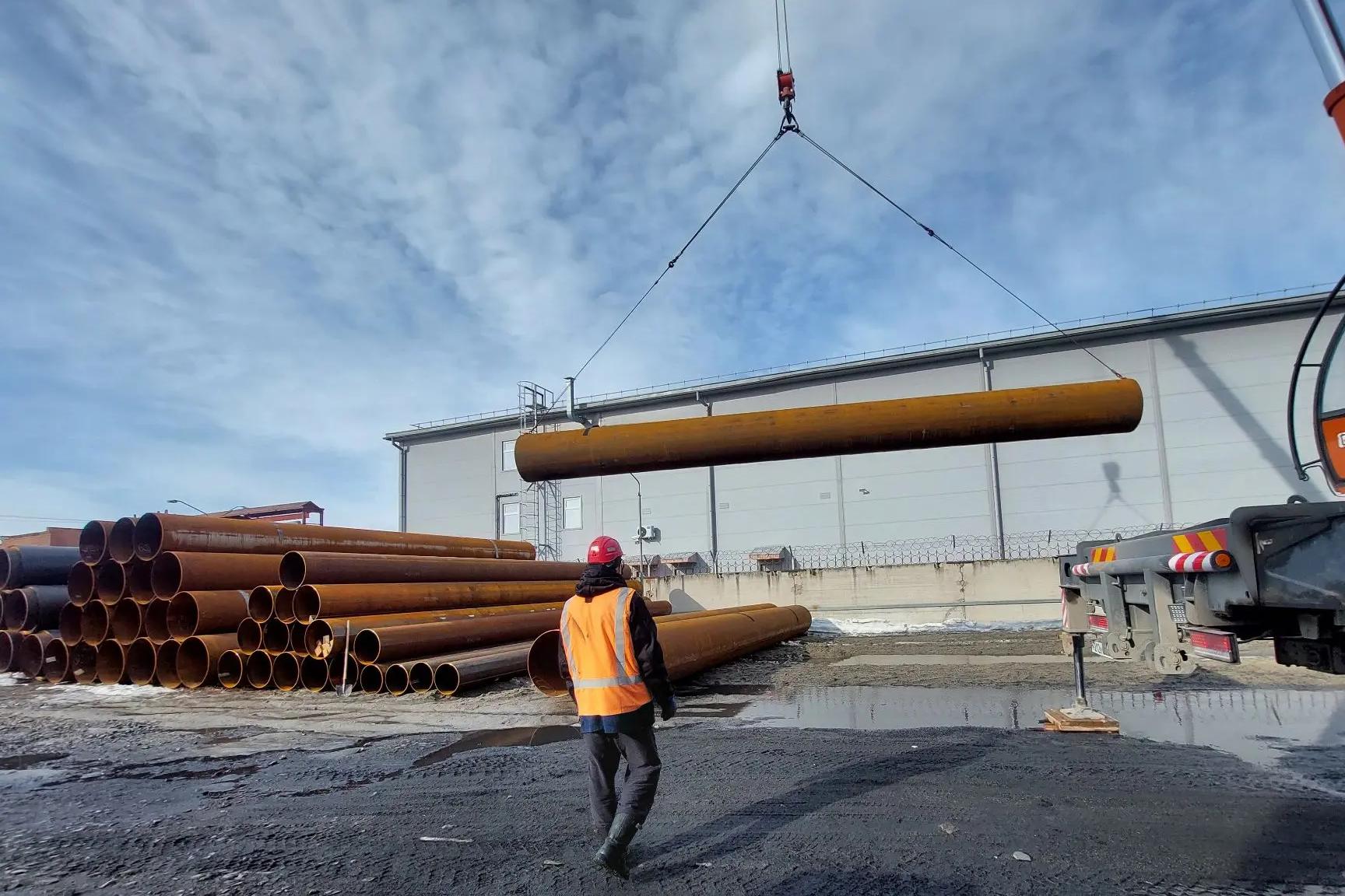 СГК заготавливает трубы для летнего ремонта теплосетей Новосибирска