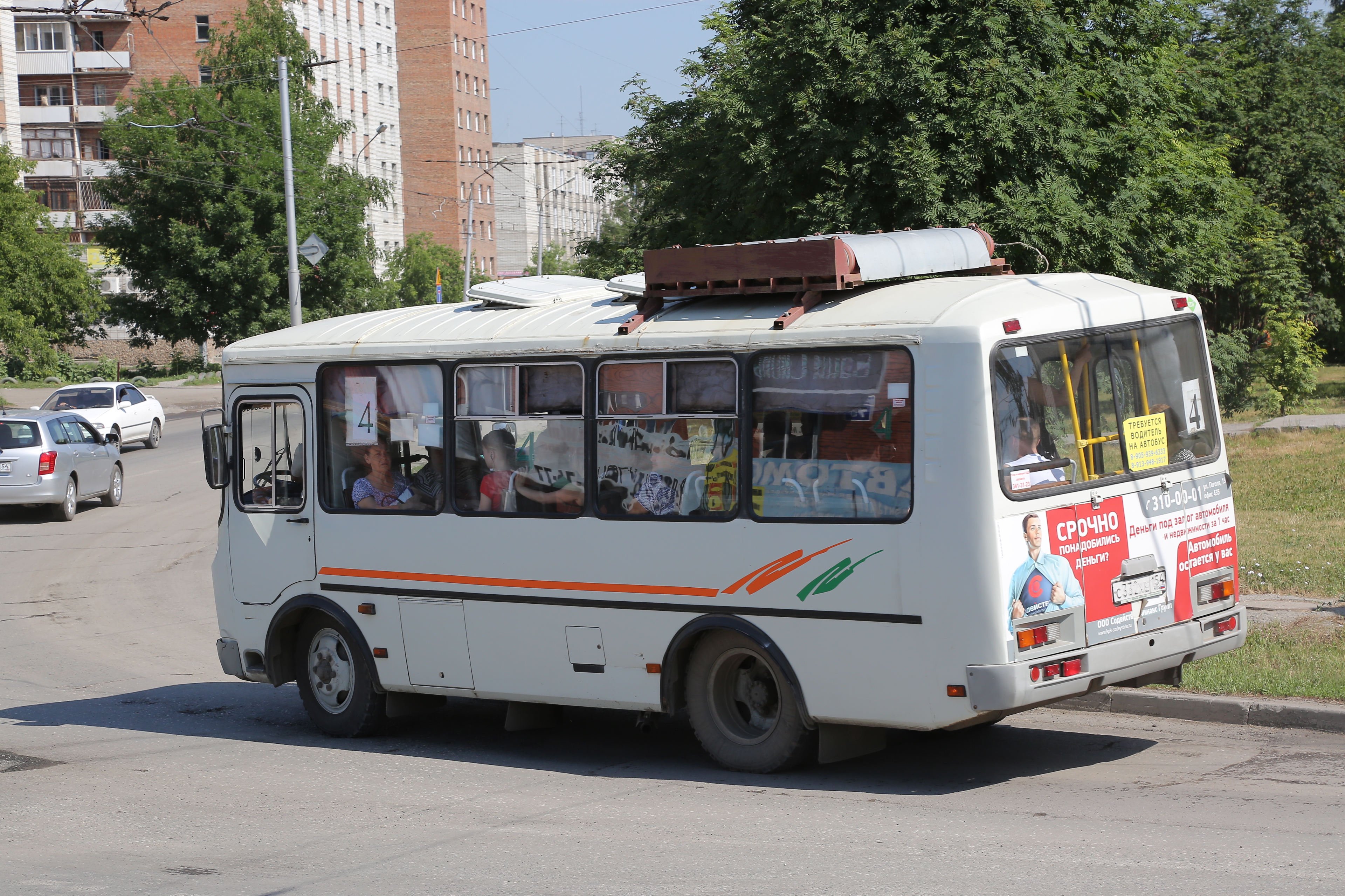Первые сезонные автобусы повезут новосибирцев на дачи 18 апреля