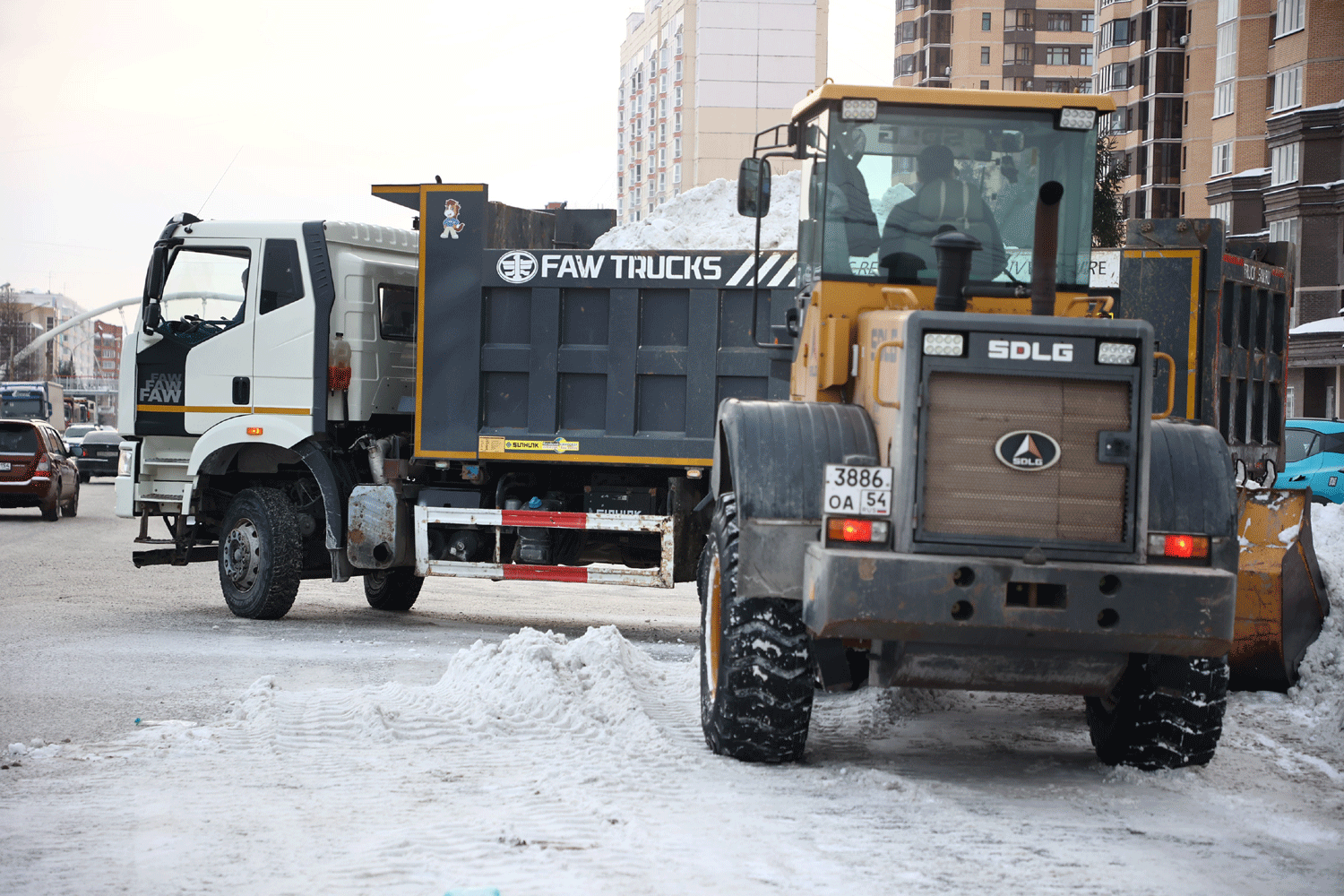Мэр Кудрявцев поручил усилить уборку в Новосибирске из-за снегопадов