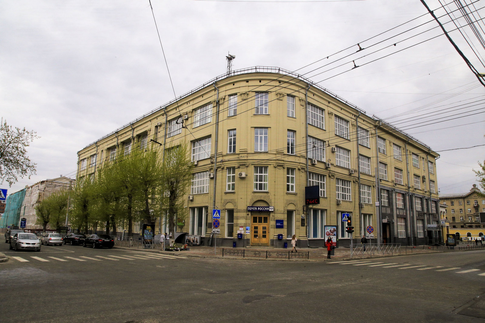 Противоаварийные работы проведут на крыше Главпочтамта в центре Новосибирска