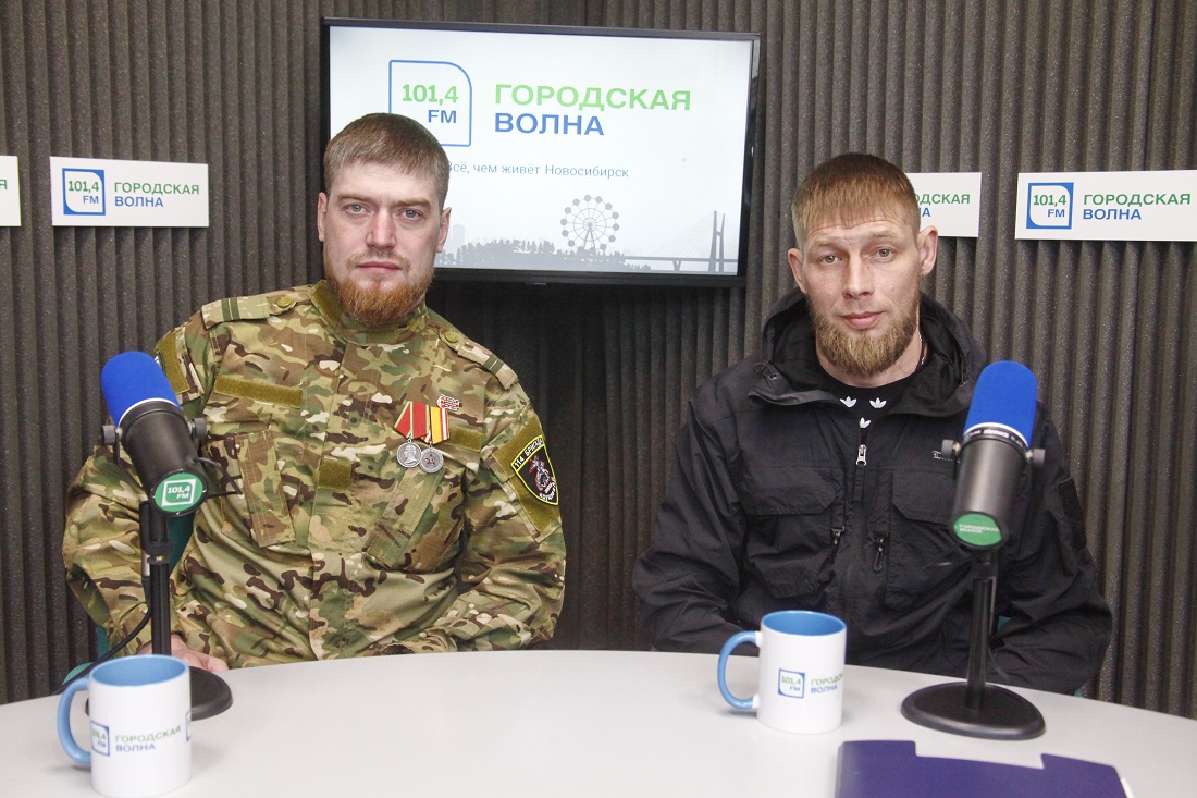 Все районы Новосибирска объездил с уроками мужества боец СВО Илья Родин