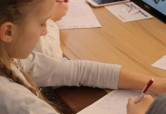 Пишем Тотальный диктант: площадки с интересными и известными диктаторами