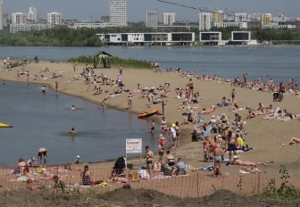 Двух девочек унесло на надувном круге течением Оби в Новосибирске