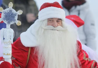 Новогодняя резиденция Деда Мороза открылась в Новосибирском зоопарке