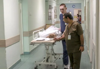 В облбольнице на пациентов начали надевать браслеты со штрих-кодом