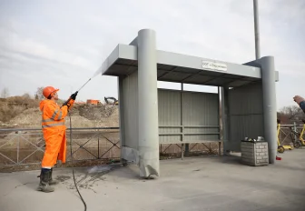 Генеральная уборка Калининки: осталось отмыть пять остановок