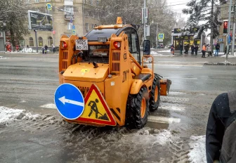 От луж избавят проходы к школам и поликлиникам Новосибирска