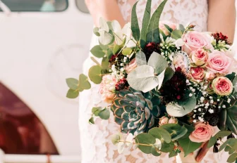 ЗАГС составил подборку популярных свадебных машин в Новосибирске