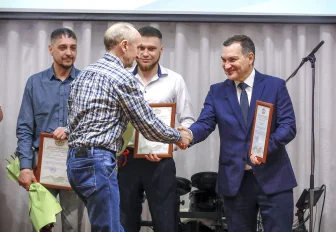 Мэр Кудрявцев наградил сотрудников новосибирского Горводоканала