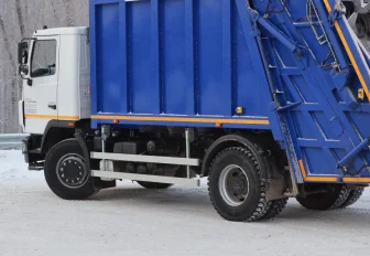 Вовремя вывозить мусор в новогодние каникулы потребовал мэр Кудрявцев