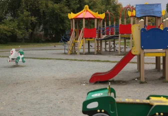 Рекордное количество дворов в Калининке обеспечили спортплощадками